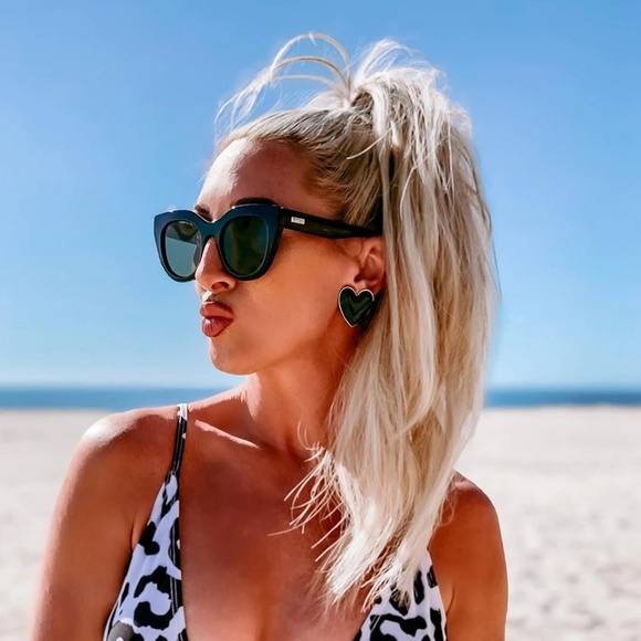 Boho stud earrings - Picture 2 of 3